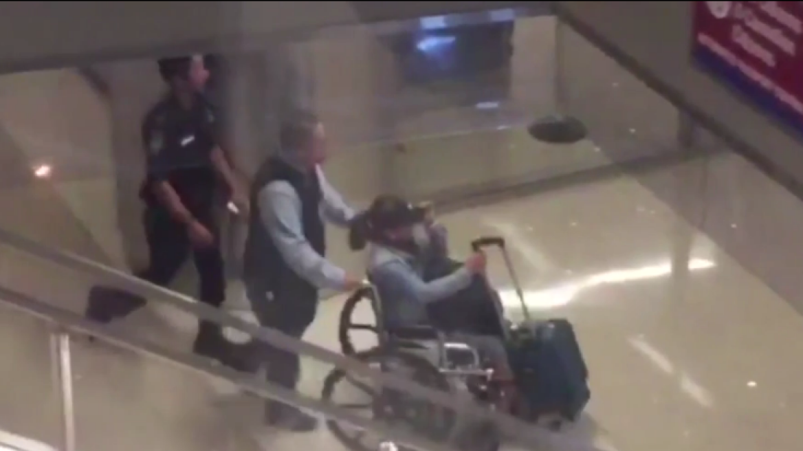 Λας Βέγκας: Η σύντροφος του μακελάρη με αναπηρική καρέκλα στο αεροδρόμιο (βίντεο)